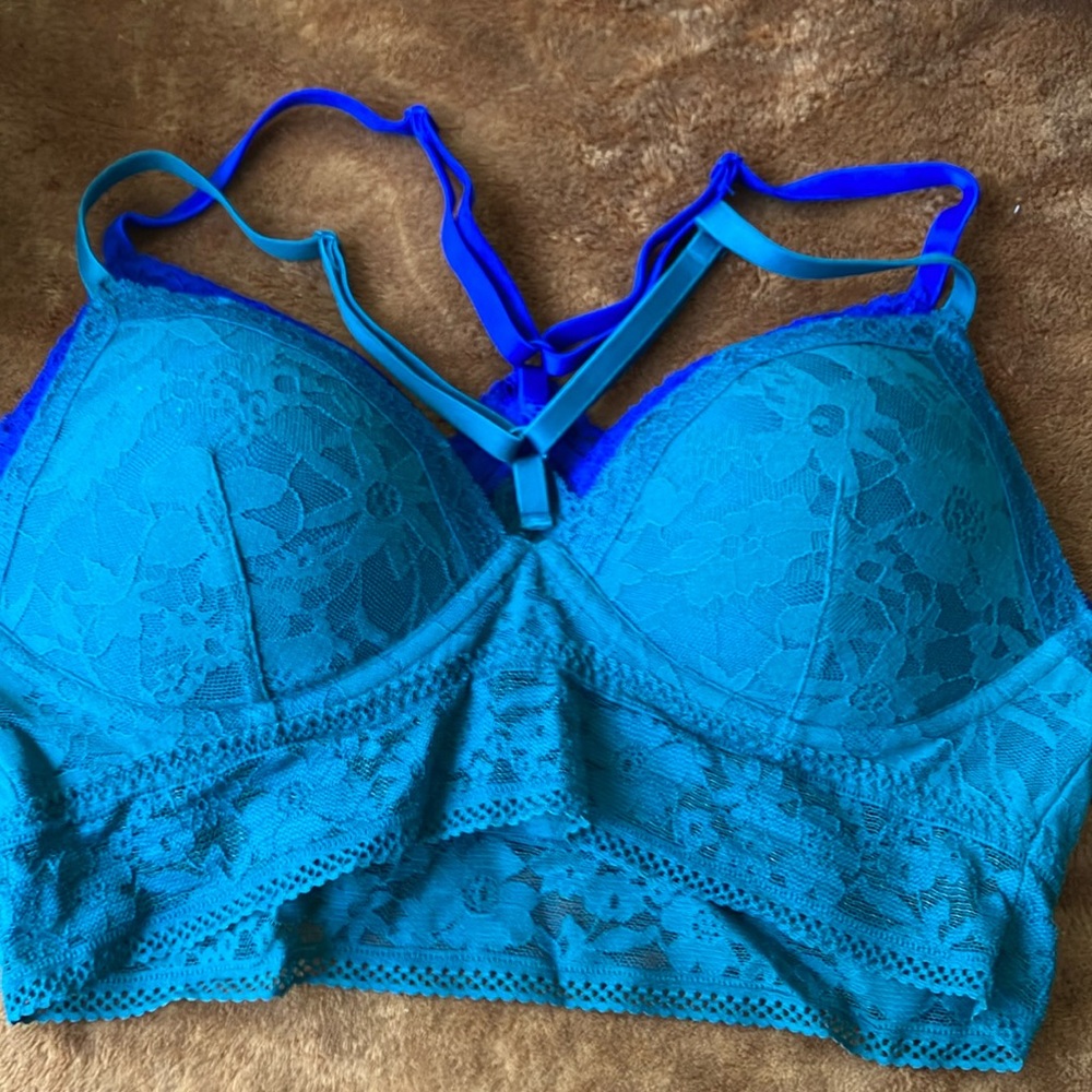 Victoria’s Secret lace wireless bras size M